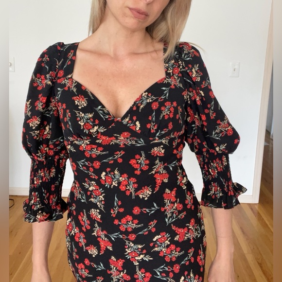 Purchased from an online boutique, never been worn- Size small, true to size - Picture 3 of 4